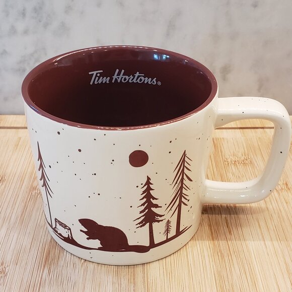 Tim Hortons Limited Edition 2019 Holiday Mug -Beaver - Picture 1 of 5